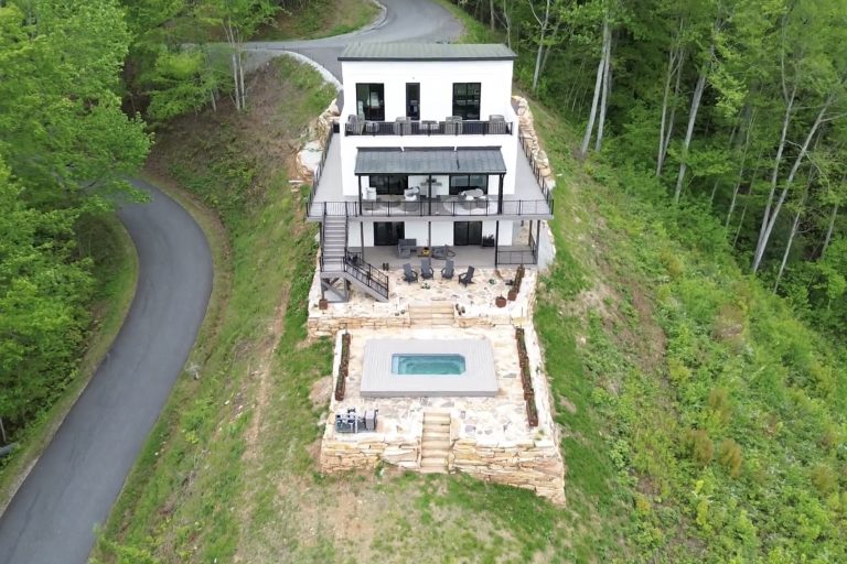 Relax 4.0 fiberglass pool installation